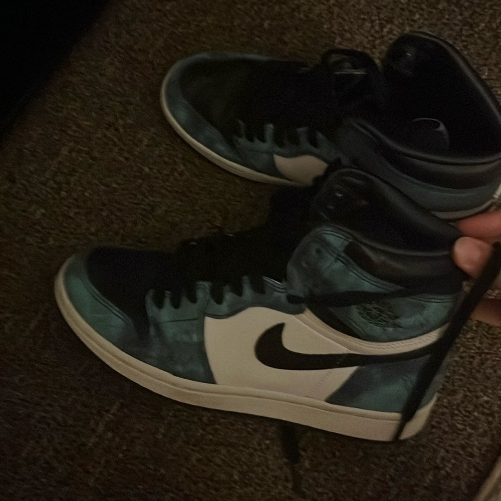 Women’s retro jordan 1 tie dye size 8